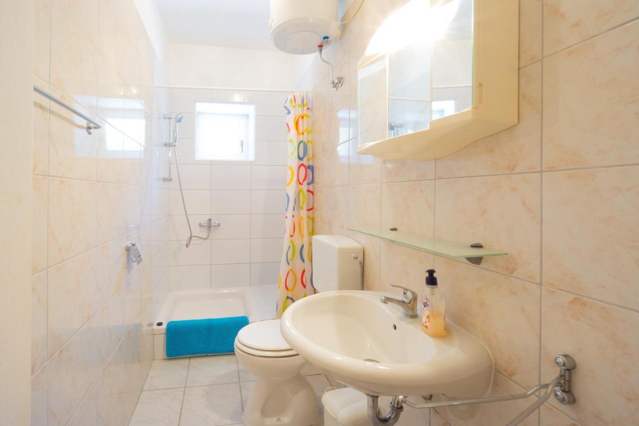 Apartment Coral Metajna Luaran gambar