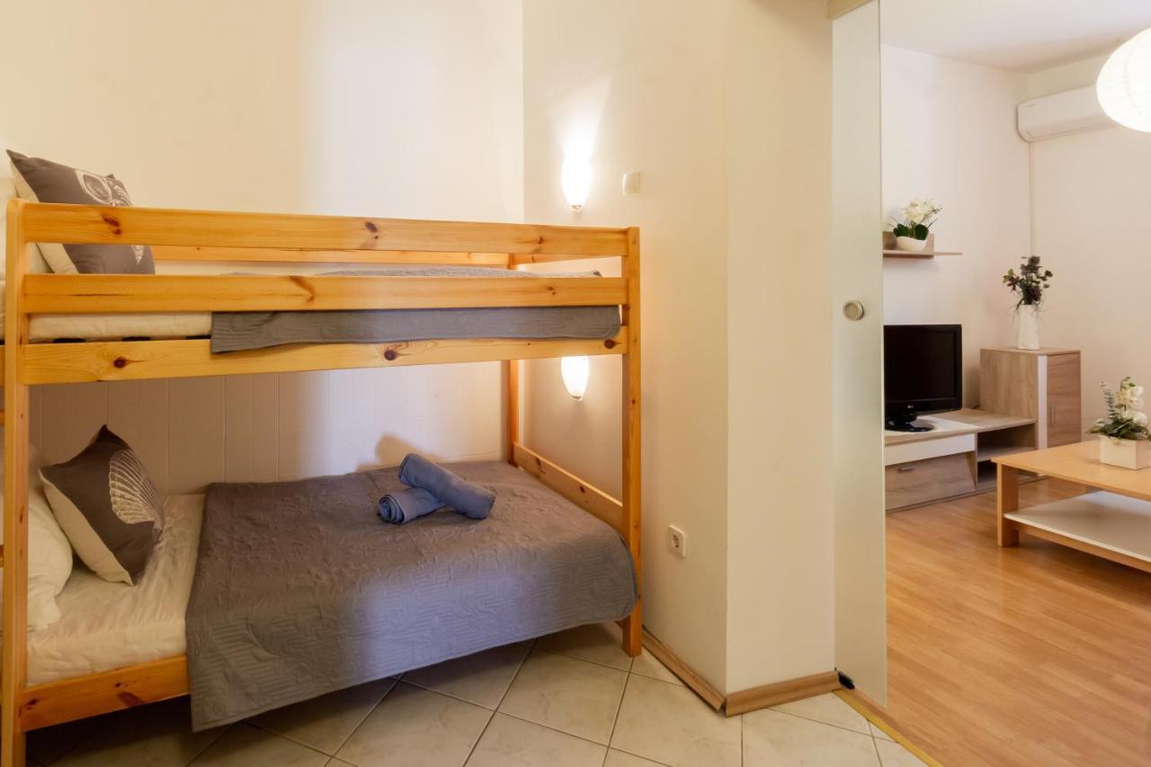 Apartment Coral Metajna Luaran gambar