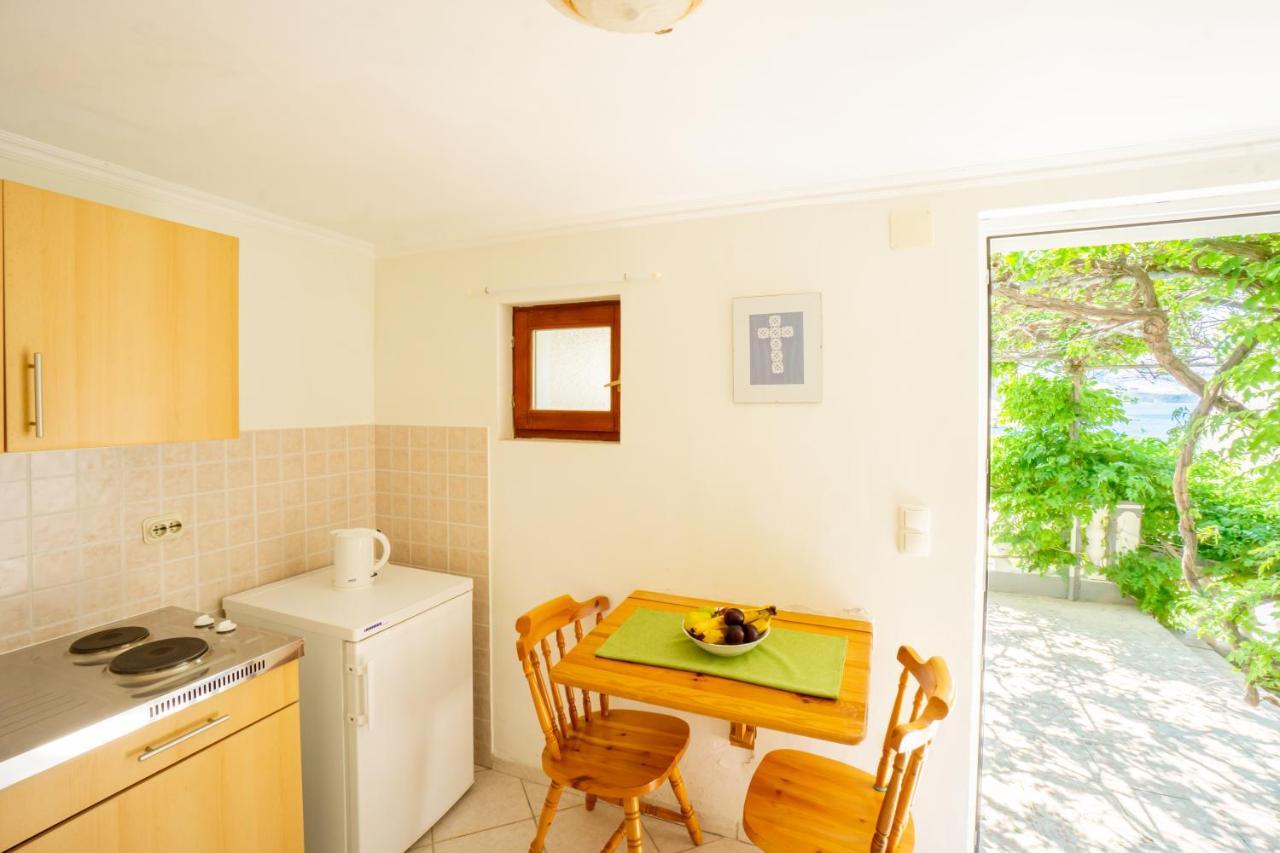 Apartment Coral Metajna Luaran gambar